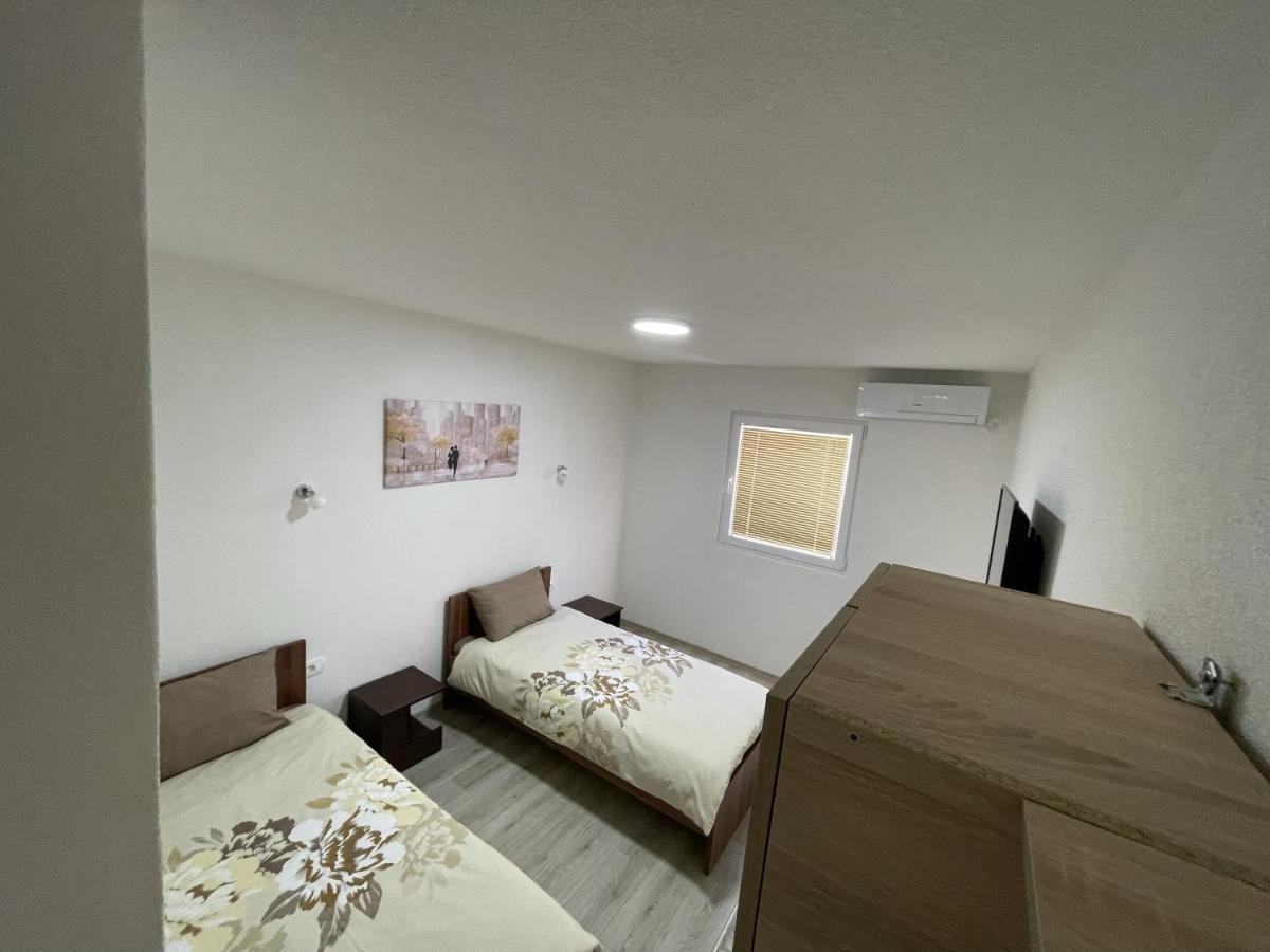 Vila 5 Hotel Prilep Exterior photo
